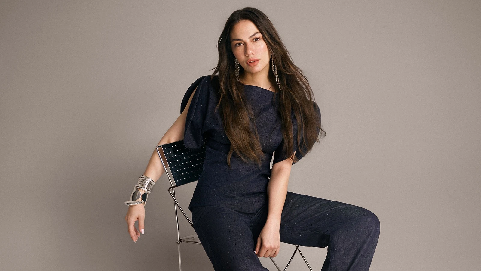 Demet Özdemir in Cannes kıyafeti Trendyolmilla tasarımından! Sürpriz kıyafet merak uyandırdı