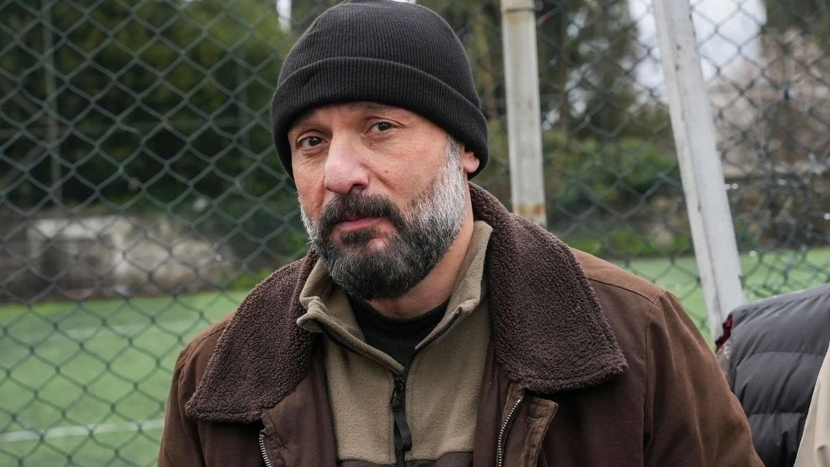 Kanal D ekranlarının sevilen dizilerinden olan Eşref Rüya, oyuncu vedasıyla gündem oldu. Eşref Rüya’nın Müslüm’ü Tolga Tekin’in diziye veda edeceği yönündeki iddialarla dikkatleri üzerine çekti. Peki, Eşref Rüya dizisinin Müslüm’ü diziye veda mı ediyor? Tolga Tekin Eşref Rüya’dan ayrılıyor mu? İşte detaylar…