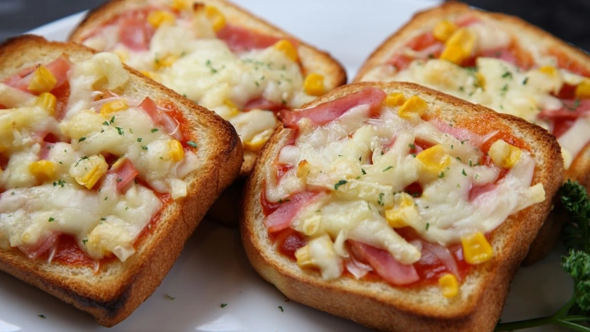 Tam 10 dakikada enfes tost! İçinde her şey var lezzet çok 8 Tam 10 dakikada enfes tost! İçinde her şey var lezzet çok