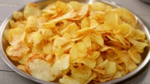 Evde yapılan en sağlıklı atıştırmalık! Kase kase tüketilen cips 6 352