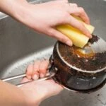 5 dakikada yeni almis gibi yanmis tencereyi en kolay temizleme formulu 1