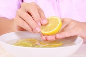 56ea69d1baac8a17cf8a44e7b134b8de nail art lemon