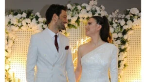 67ee690d0e1f0 unlu oyuncu 13 yillik sevgilisini ailesinden istedi