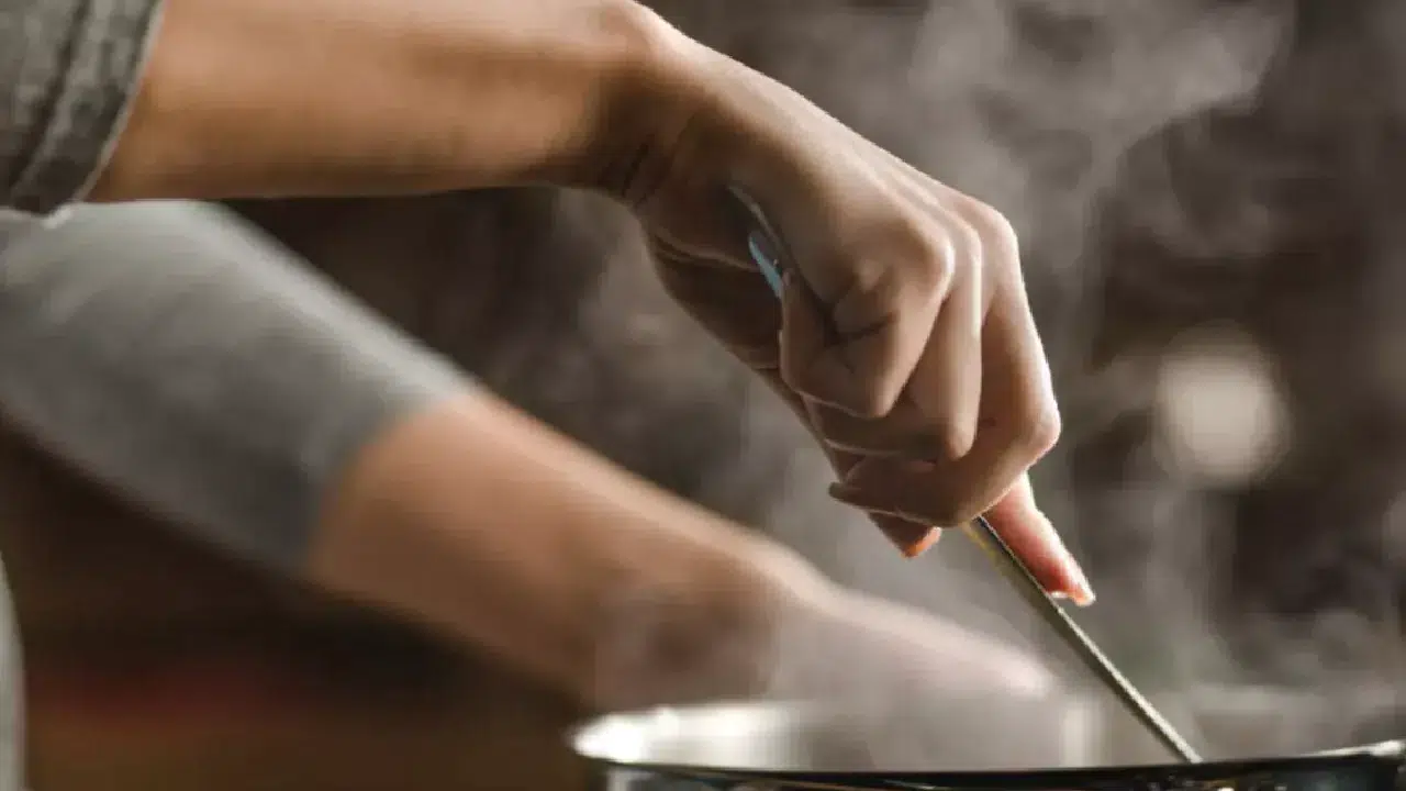 7754 bu yemekleri asla tekrar isitmayin uzmanlar uyardi olumcul zehirlenmelere yol acabilir