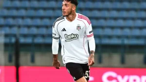 Eşref Rüya'nın Nisan'ı Demet Özdemir ve Emirhan Topçu aşk mı yaşıyor? Demet Özdemir ve Emirhan Topçu yaş farkı! 9 8206 emirhan topcudan sevindirici haber