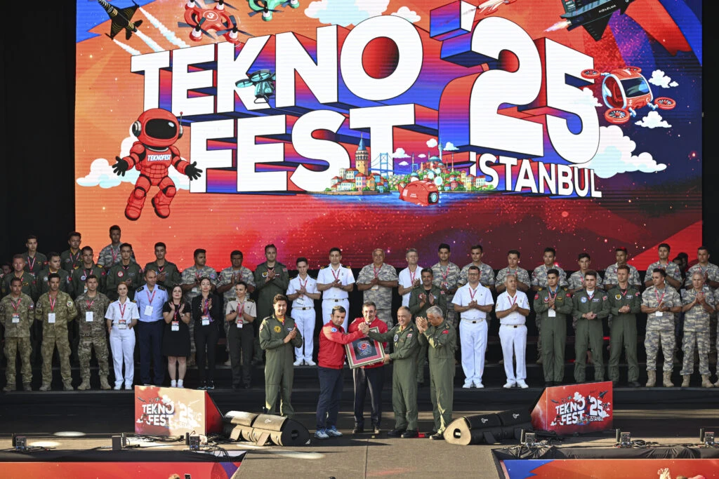 AA 20250921 39186503 39186486 TEKNOFEST ISTANBUL KAPANIS TORENININ ARDINDAN SONA ERDI
