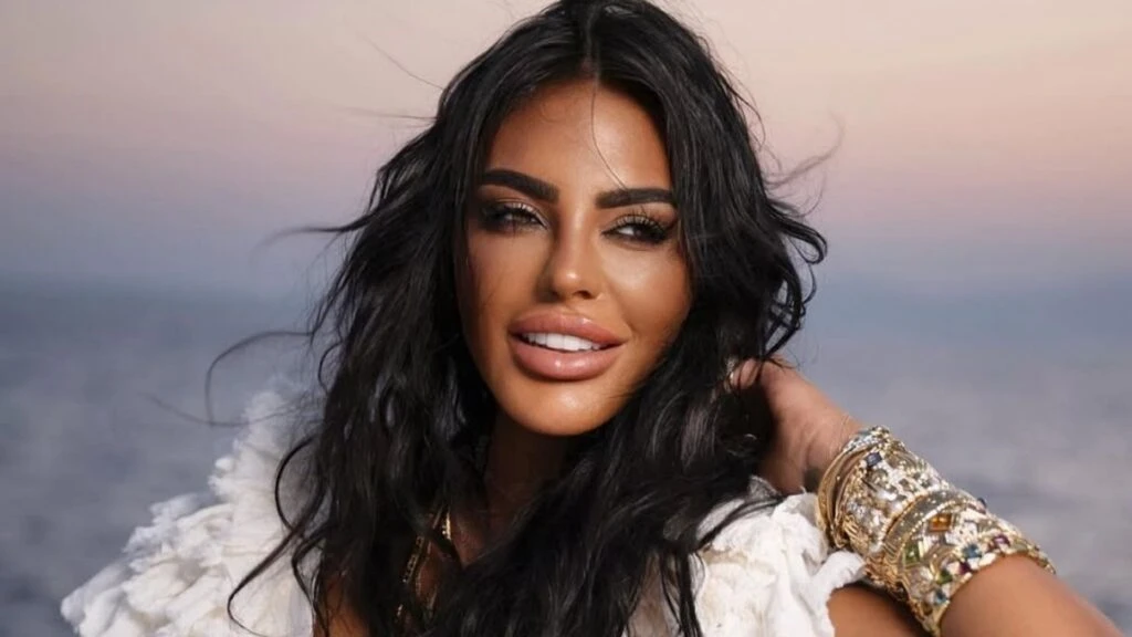 Sosyetenin ünlü ismi Süreyya Yalçın’a milyonluk yıl dönümü hediyesi!