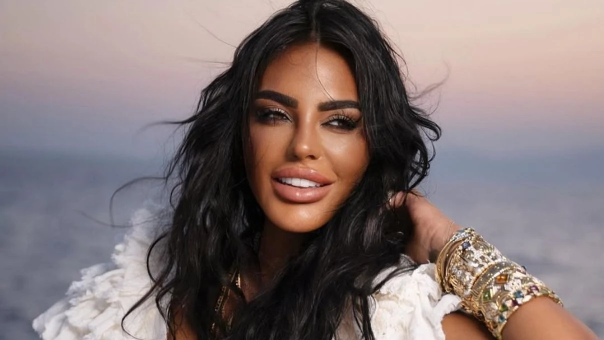 Sosyetenin ünlü ismi Süreyya Yalçın’a milyonluk yıl dönümü hediyesi!