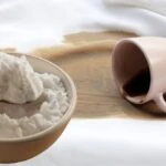 Koltuktaki çay lekelerine son! Kimyasal kullanmadan