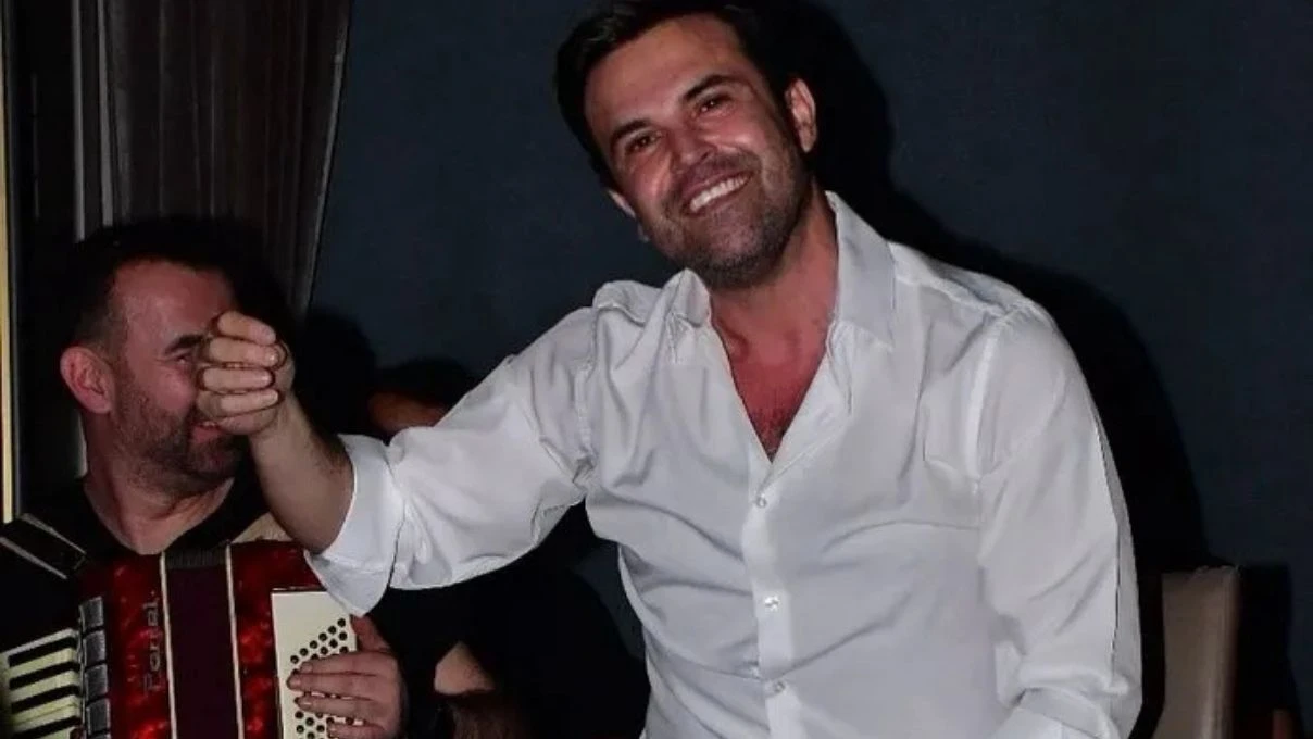 Arabeskin sevilen ismi İsmail Özkan’dan Hadise’ye şok sözler! Ünlü şarkıcıdan mekanlara yaş sınırlaması 