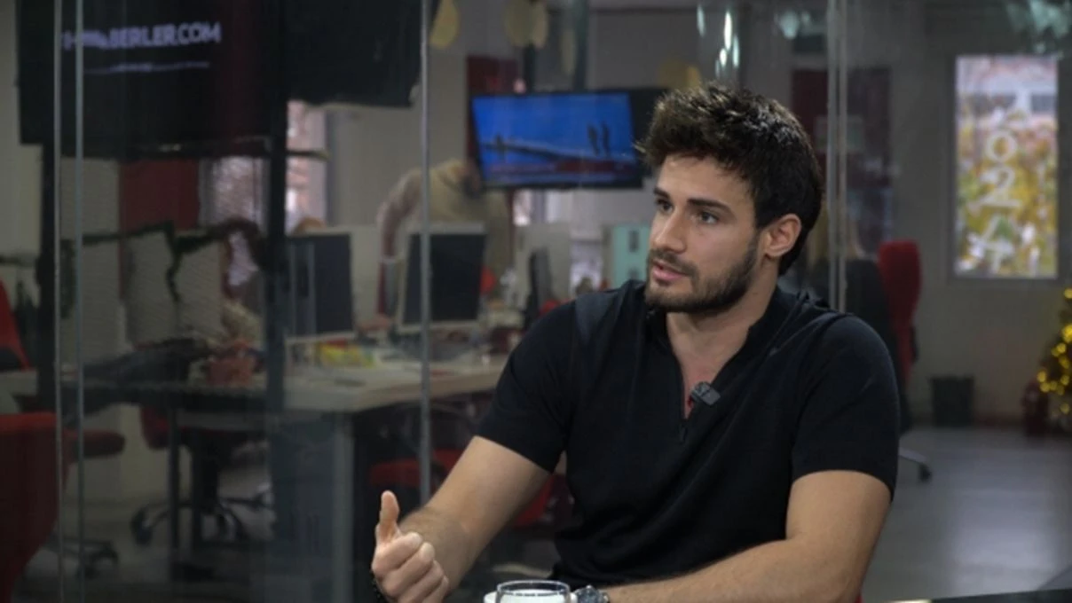 Survivor 2025 yarışmasının dikkat çeken isimleri buluştu! Asena Demirdağ’dan şampiyon göndermesi!