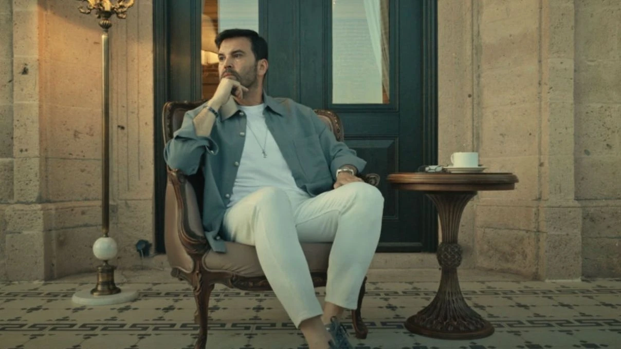 Arabeskin sevilen ismi İsmail Özkan’dan Hadise’ye şok sözler! Ünlü şarkıcıdan mekanlara yaş sınırlaması 