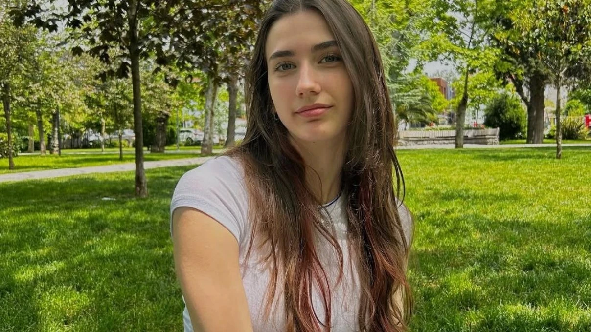Dilay Özdemir kimdir? Dilay Özdemir'in boyu kaç?