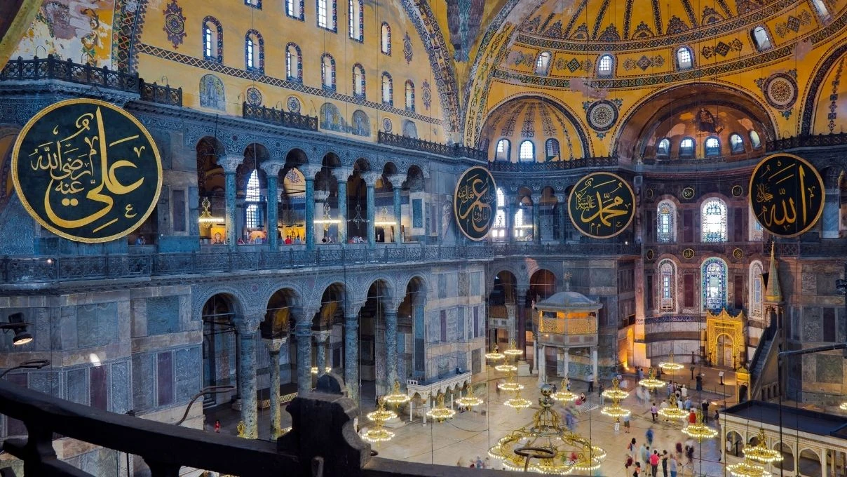 Ayasofya Cami ziyaretçileriyle rekor kırdı! 40 milyon kişi tarafından ziyaret edildi