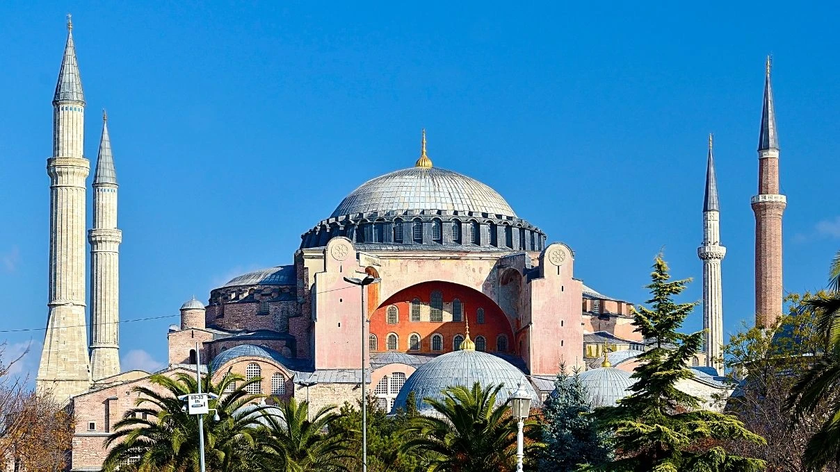 Ayasofya Cami ziyaretçileriyle rekor kırdı! 40 milyon kişi tarafından ziyaret edildi