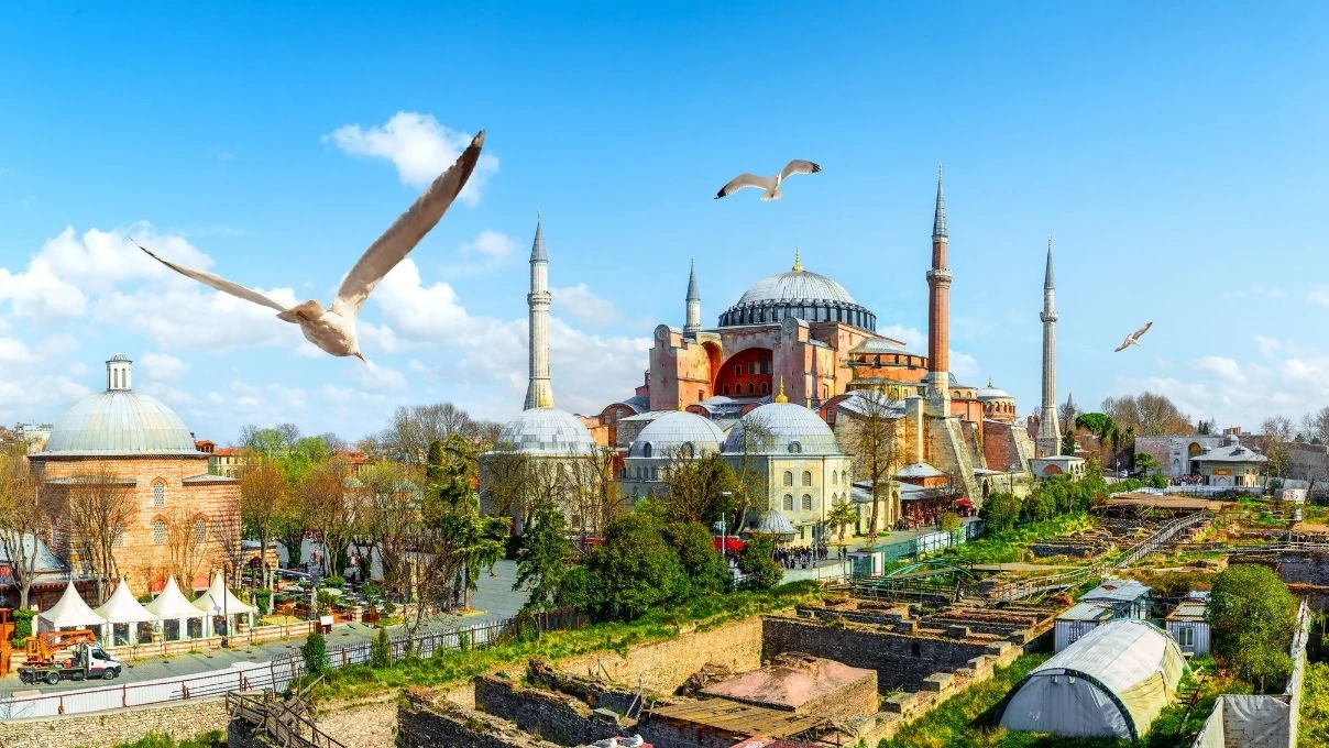 Ayasofya Cami ziyaretçileriyle rekor kırdı! 40 milyon kişi tarafından ziyaret edildi