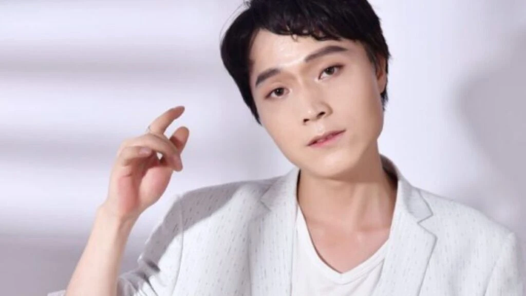 Çinli şarkıcı Zhang Yiyang kimdir kaç yaşında? Çinli şarkıcı Zhang Yiyang’a ne oldu?