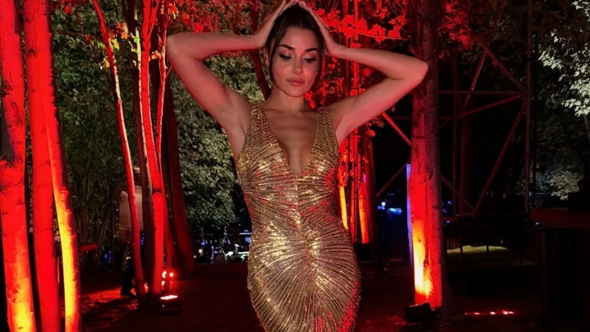Hakan Sabancı aşka geldi! Hande Erçel poz verdi