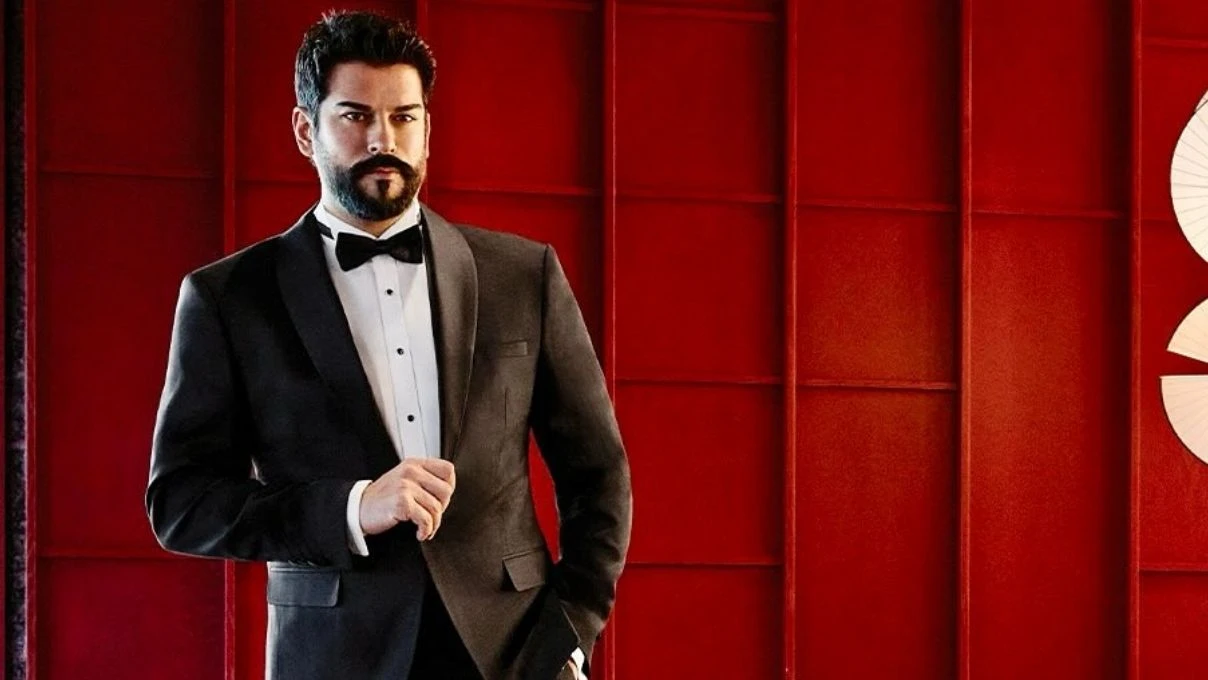 Banu Alkan Burak Özçivit’i tanıyamadı! Ünlü oyuncunun yeni tarzı olay oldu