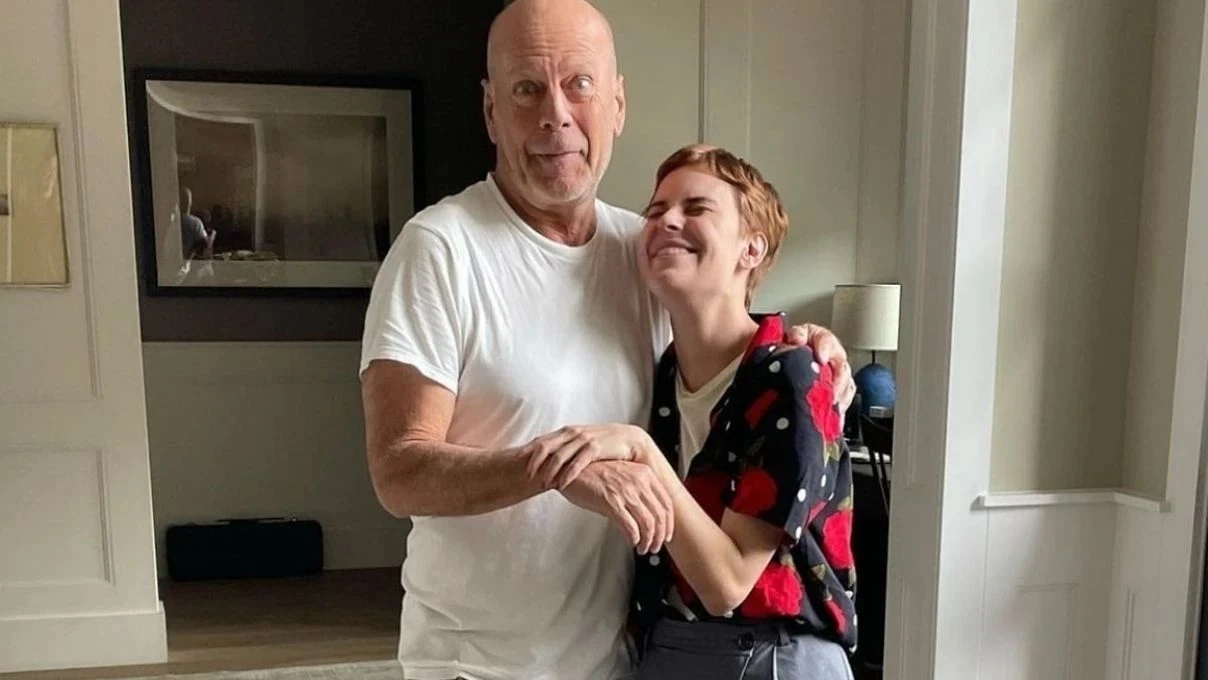  Bruce Willis’in sevindiren görüntüsü! Ünlü aktör son hali ile heyecanlandırdı