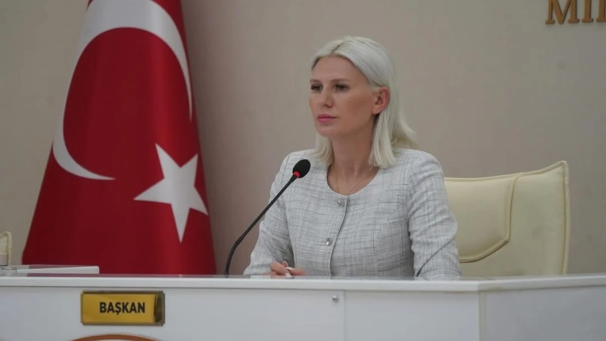Melek Mızrak Subaşı kimdir kaç yaşında? Melek Mızrak Subaşı nerenin belediye başkanı?