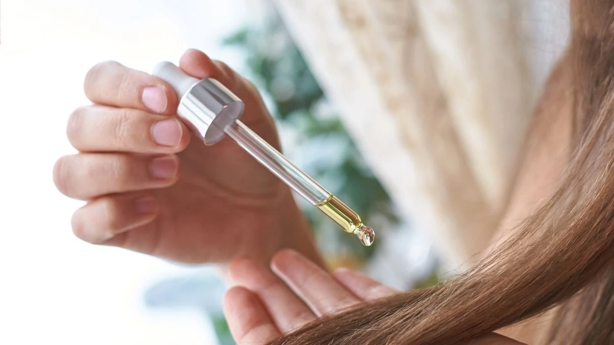 Sadece bir haftada saç gürleştiren serum! İbni Sina asırlar yıl önce verdiği tarif	