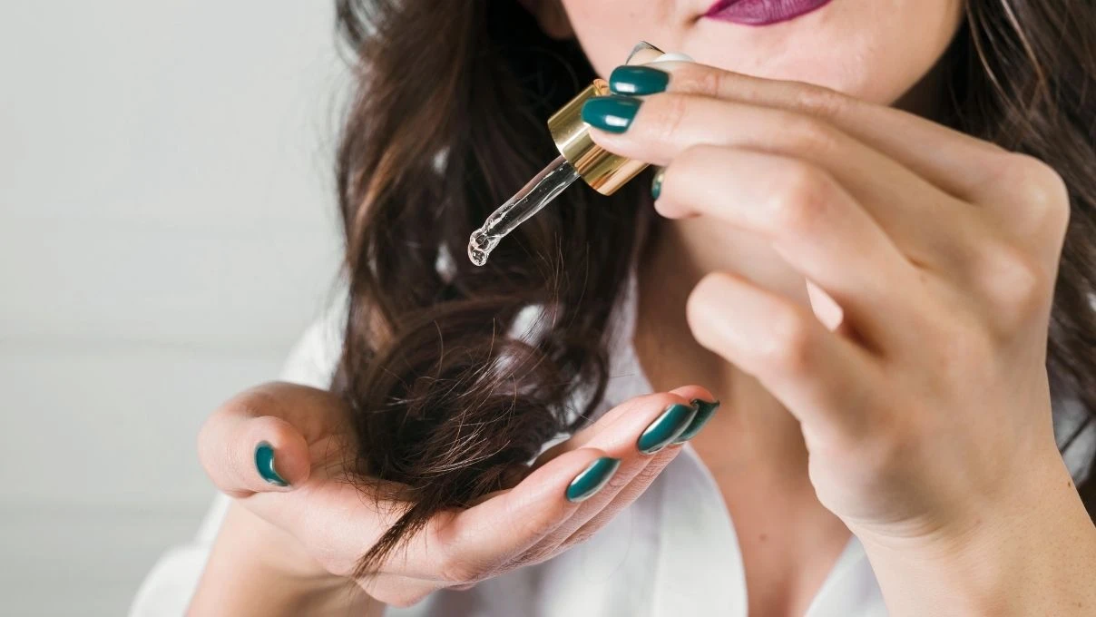 Sadece bir haftada saç gürleştiren serum! İbni Sina asırlar yıl önce verdiği tarif	
