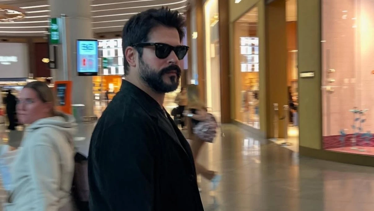 Burak Özçivit’in Kazakistan’da kurdele kesme videosu gündem oldu! Yürüme töreninde aldığı iddia edilen ücret dudak uçuklattı