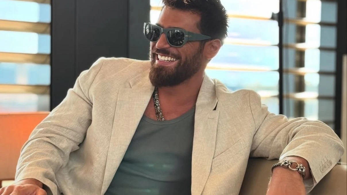 Can Yaman ve Sara Bluma’nın aşk dolu yeni kareler! Ünlü oyuncu Romanya’da sevgilisini yalnız bırakmadı