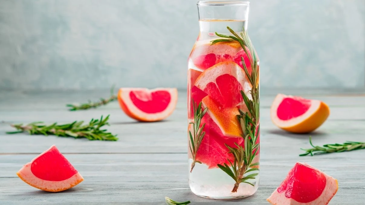 En hızlı kilo verdiren detoks suları 2025!