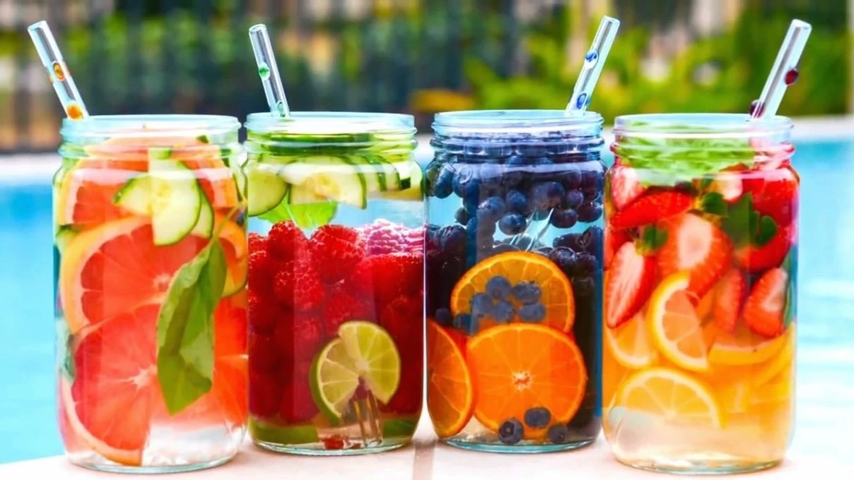 En hızlı kilo verdiren detoks suları 2025!