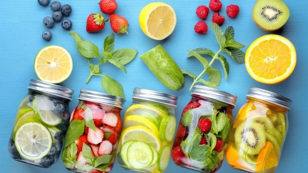 En hızlı kilo verdiren detoks suları 2025!