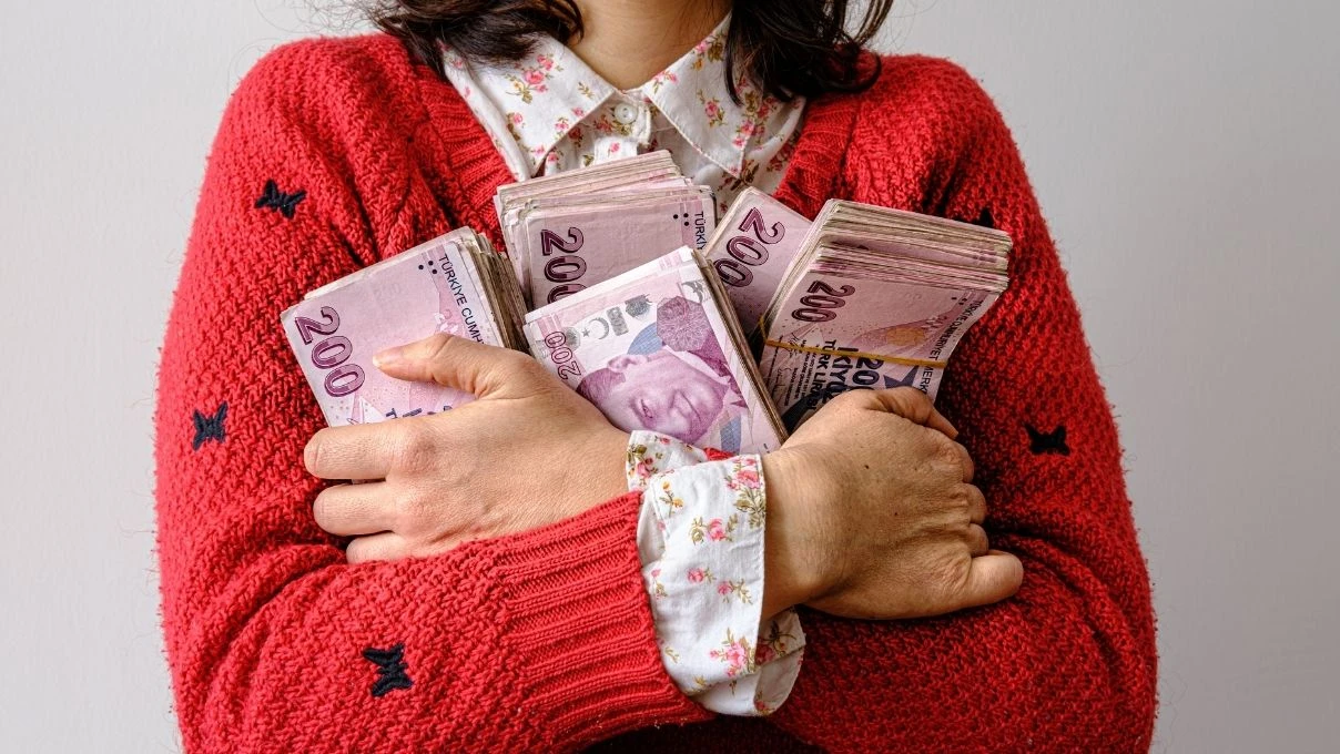 Parayı mıknatıs gibi çeken burçlar! En zengin 3 burç