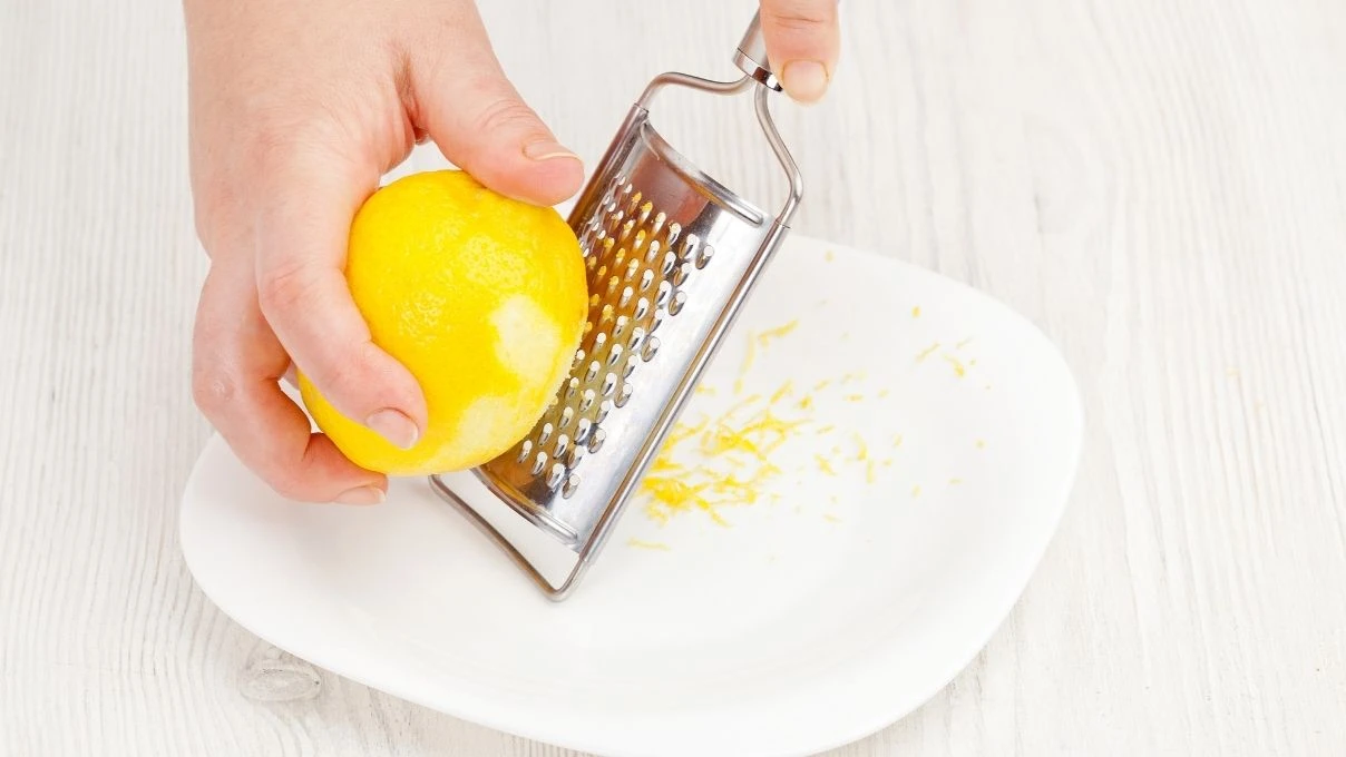 Duyunca çok şaşıracaksınız! Limon kabuğunun kullanma alanları