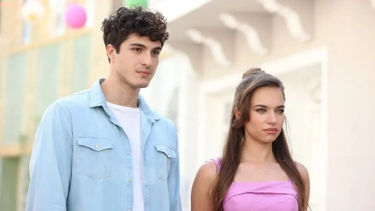 Bu akşam hangi diziler var? 22 Ağustos 2025 televizyonda neler var?