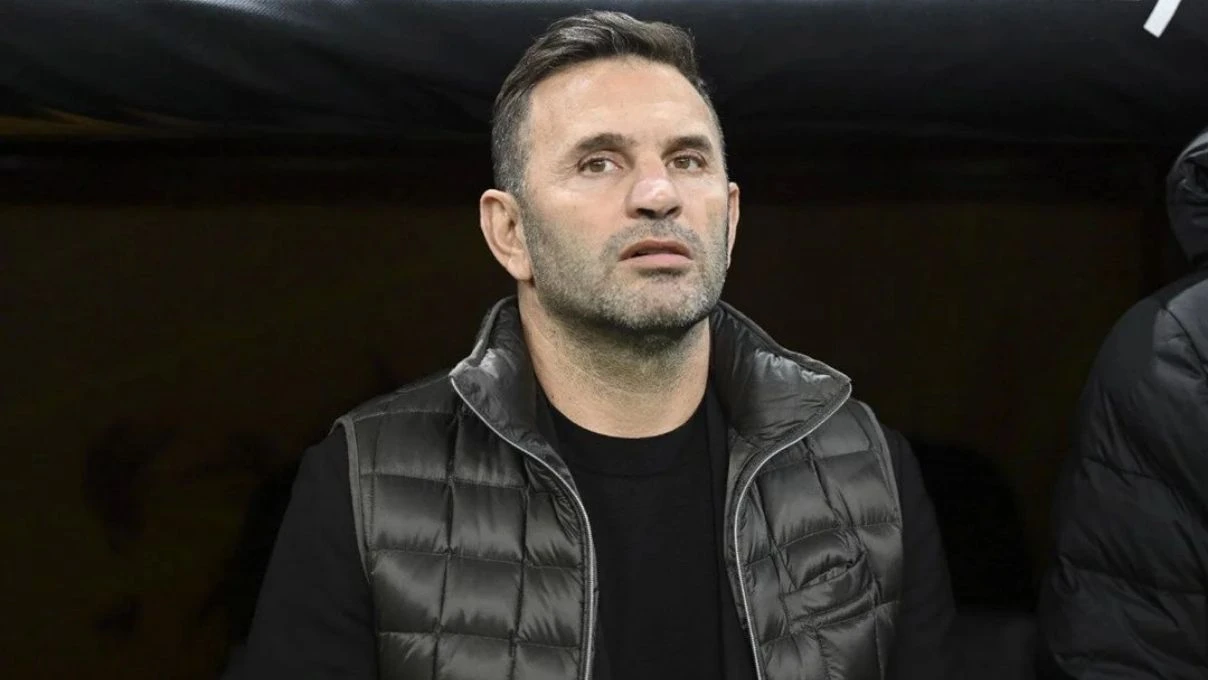 Okan Buruk Bebek’te görüntülendi! Manav çıkışı aceleci halleri dikkat çekti 