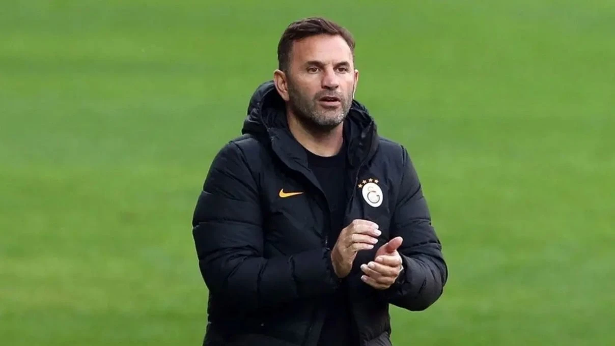 Okan Buruk Bebek’te görüntülendi! Manav çıkışı aceleci halleri dikkat çekti 