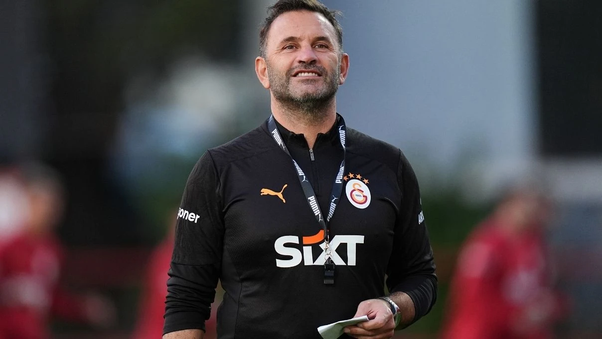 Okan Buruk Bebek’te görüntülendi! Manav çıkışı aceleci halleri dikkat çekti 