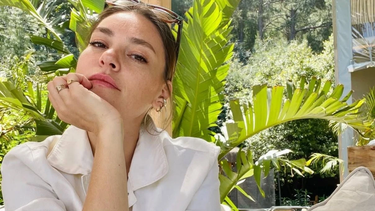 Aslı Enver Ayna dizisinin kadrosuna dahil oldu! Başarılı oyuncu karakteri ile dikkatleri üzerine çekti