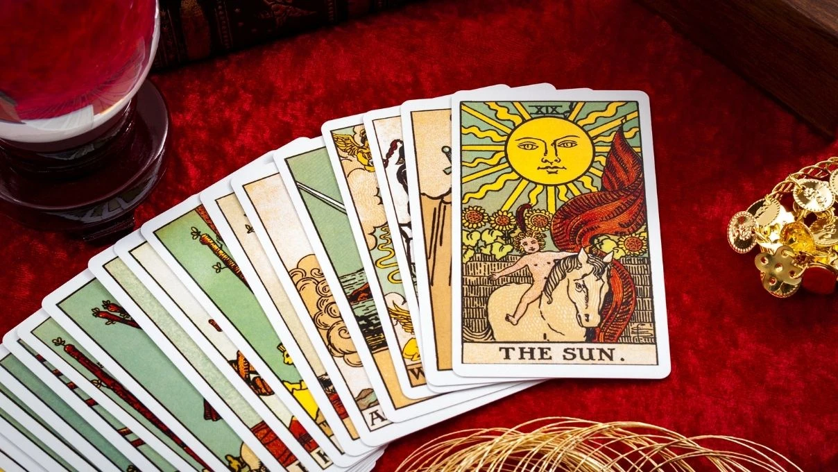 Günlük tarot kart açılımı 16 Eylül 2025! Duygular gün yüzüne çıkıyor
