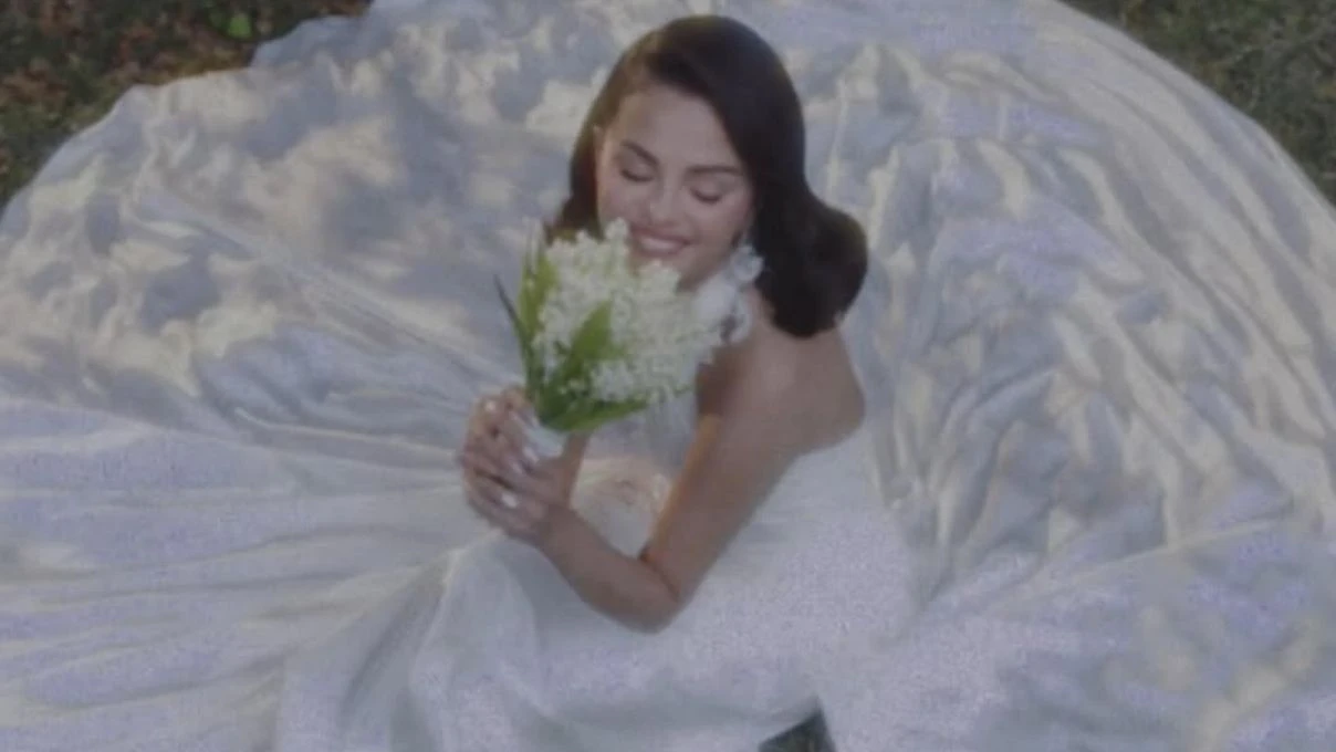 Selena Gomez’in Benny Blanco’ya aldığı düğün hediyesi sosyal medyayı salladı! Yüksek güvenlikli gece dikkat çekti