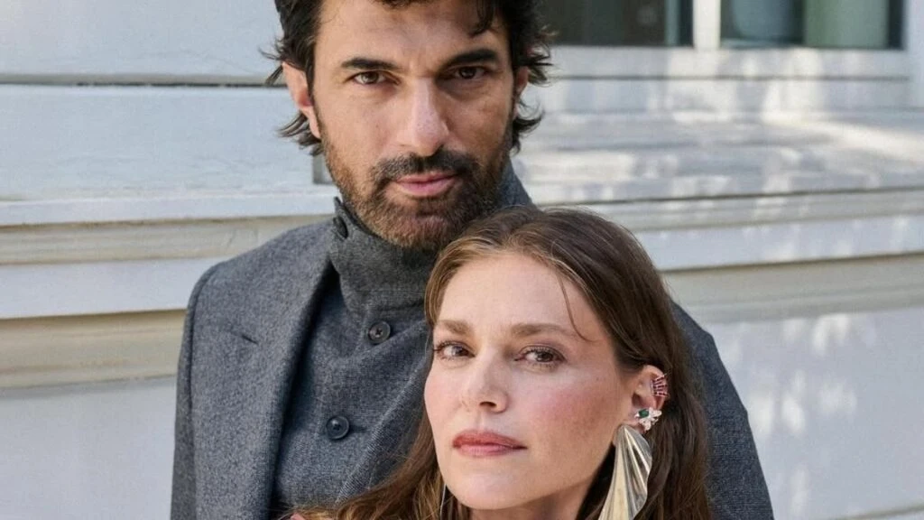 Aslı Enver ile Engin Akyürek uyumları ile hayran bıraktı! İkili Enfes Bir Akşam dizisiyle ekranlara gelecek