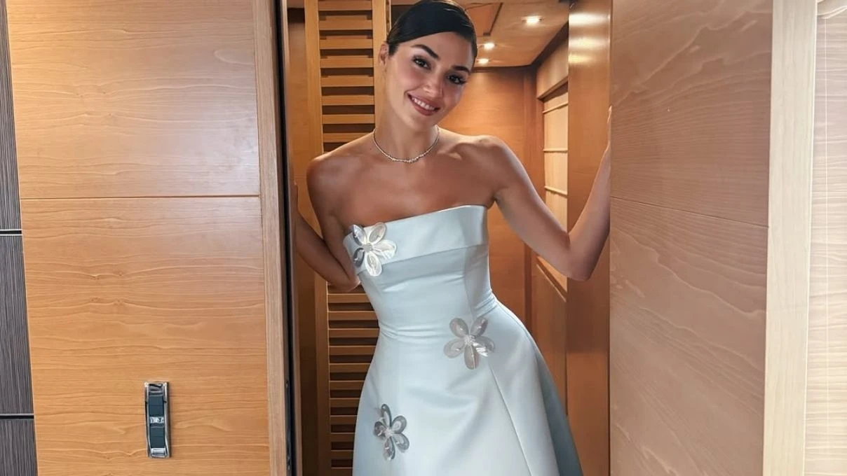 Hande Erçel ayrılık sonrası yeni aldığı araçla görüntülendi! Güzel oyuncu polis çevirmesine yakalandı