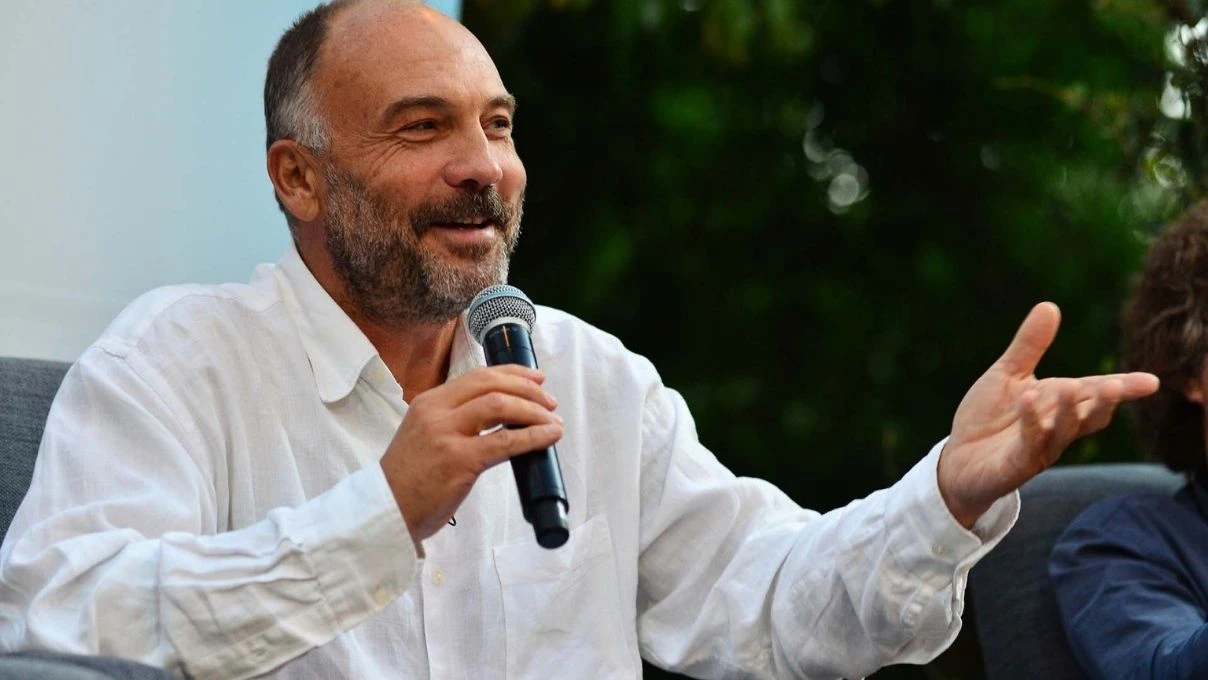 Mahir Günşiray Kıskanmak dizisinde! Usta oyuncu Selim Hoca rolüyle izleyici karşısına çıkacak