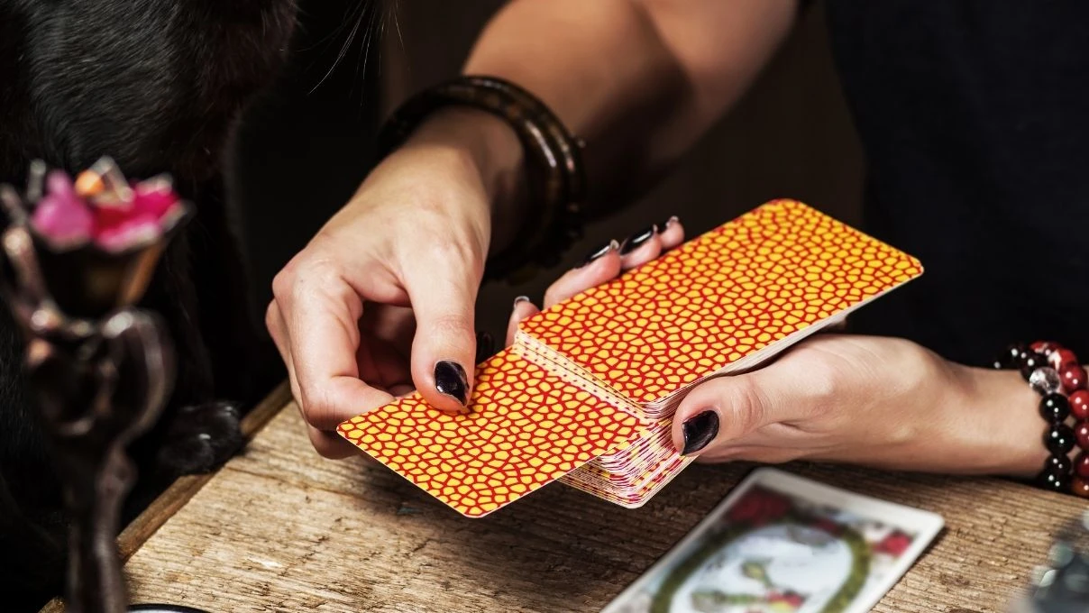 Günlük tarot kart açılımı 11 Ekim 2025! İnce dürtülere güvenin