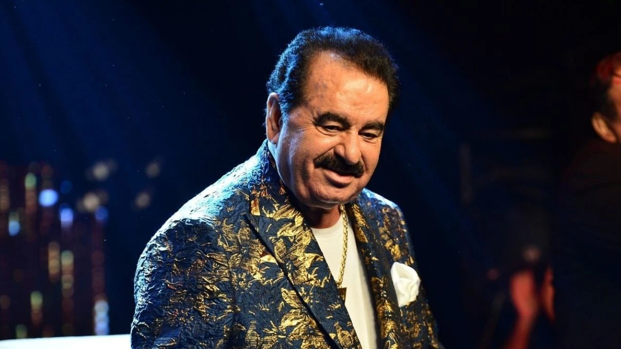 İbrahim Tatlıses’ten anlamlı hareket! Ünlü şarkıcı Neşet Ertaş’ın mezarına ziyarette bulundu