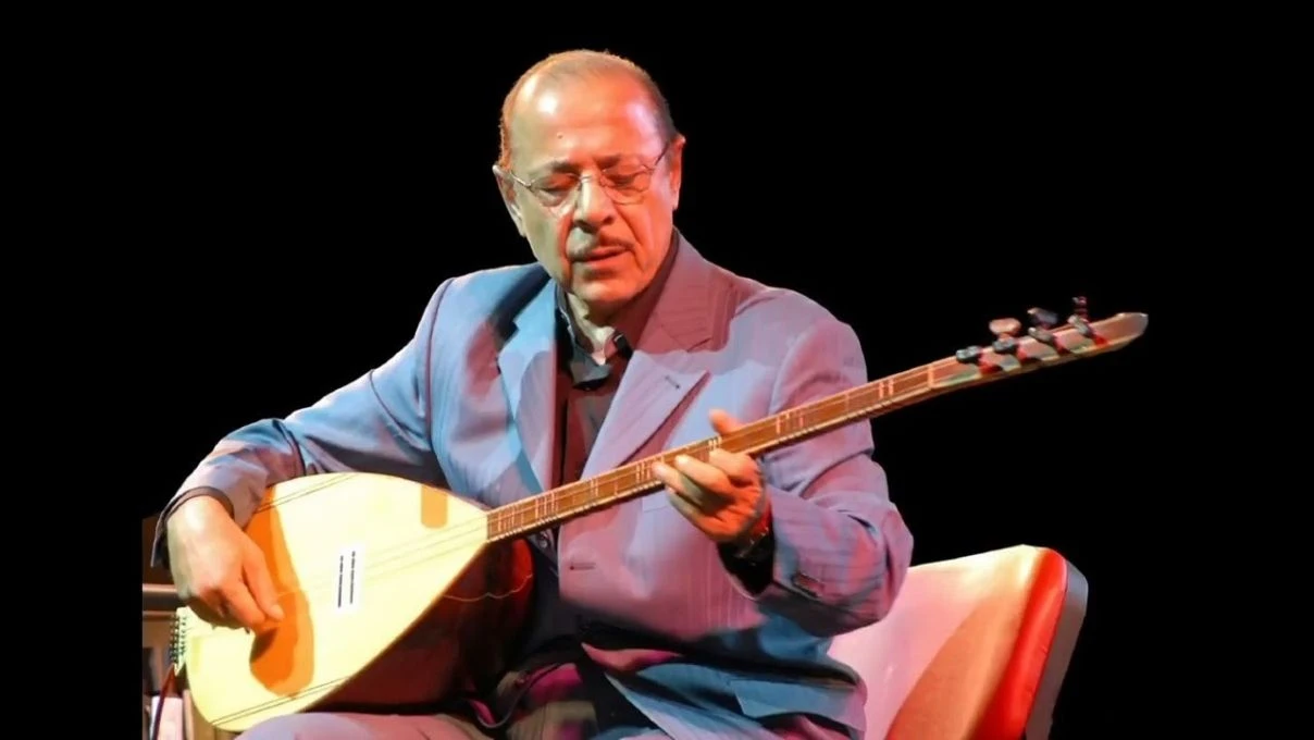İbrahim Tatlıses’ten anlamlı hareket! Ünlü şarkıcı Neşet Ertaş’ın mezarına ziyarette bulundu