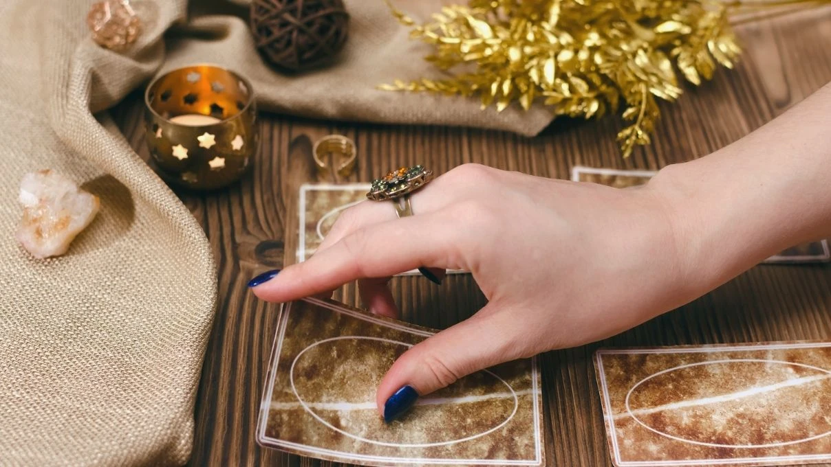 Günlük tarot kart açılımı 16 Ekim 2025! Yeni bir his ve bir kıvılcım bir arada gelebilir
