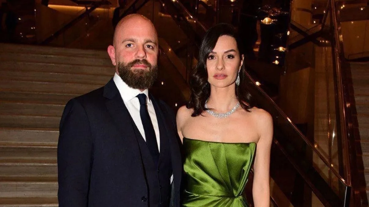 Yasemin Ergene ve eski eşi İzzet Özilhan boşanmayı çabuk unuttu! Geceler hızlı başladı 