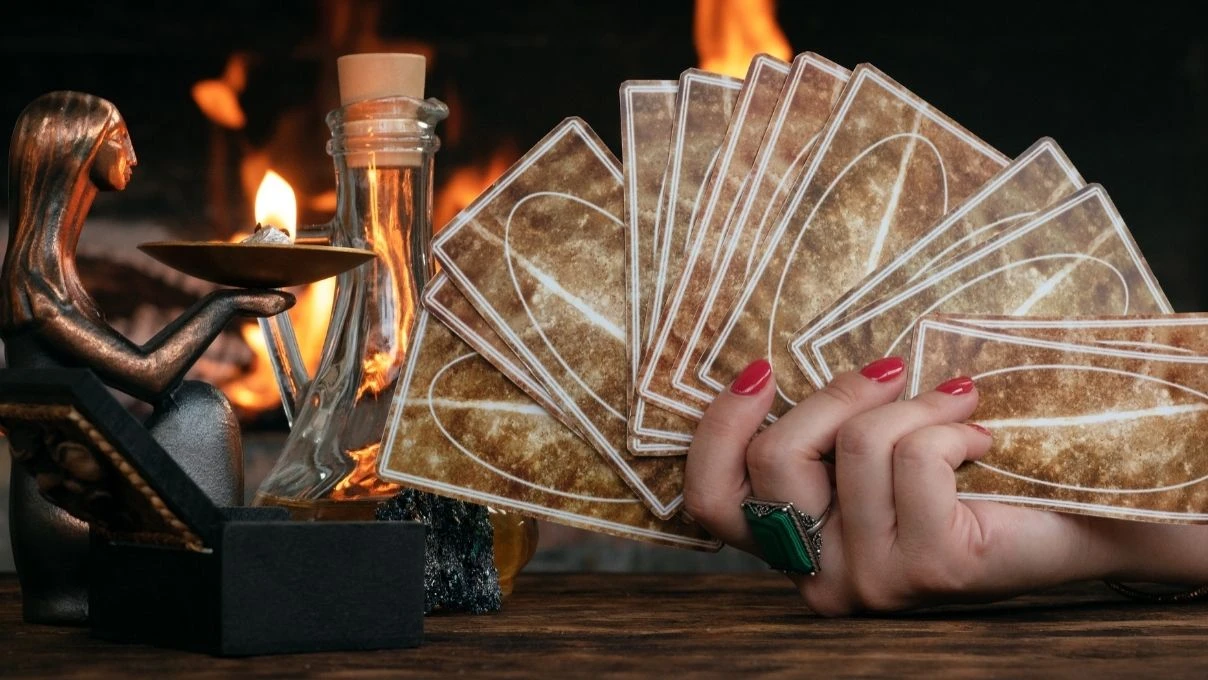 Günlük tarot kart açılımı 23 Ekim 2025! Hayalleriniz ve iç sesiniz gerçeği barındırıyor